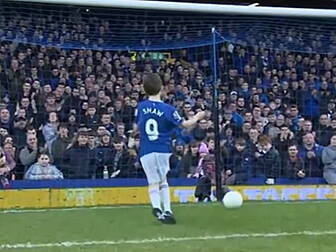 WATCH: Everton fans vote strik...